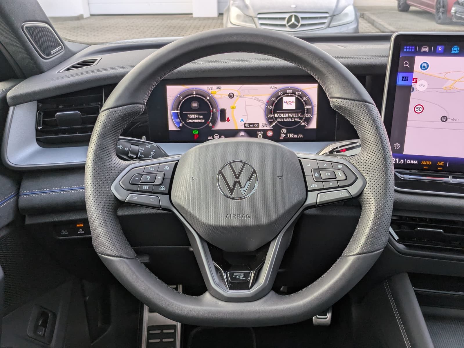 Fahrzeugabbildung Volkswagen Tayron 2.0 TDI 4M R-Line BLACK*7Si*MATRIX*PANO