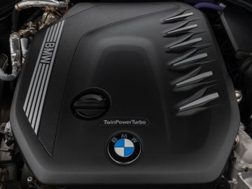 Fahrzeugabbildung BMW 530d LuxuryLine Pano Kamera Laser HUD DAB HiFi