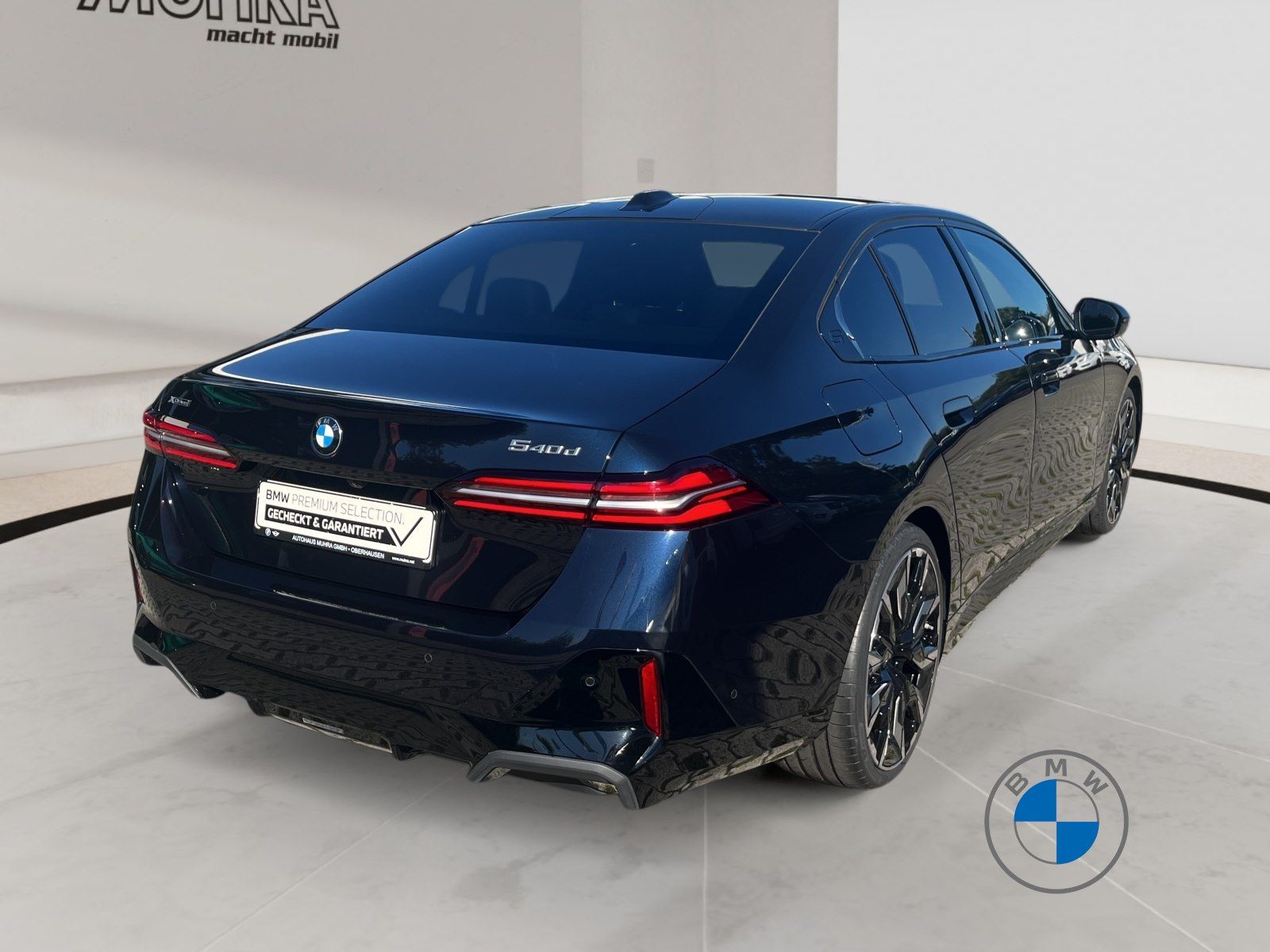 BMW 540d xDrive Limousine M Sport 21 Pano B&W foto 5