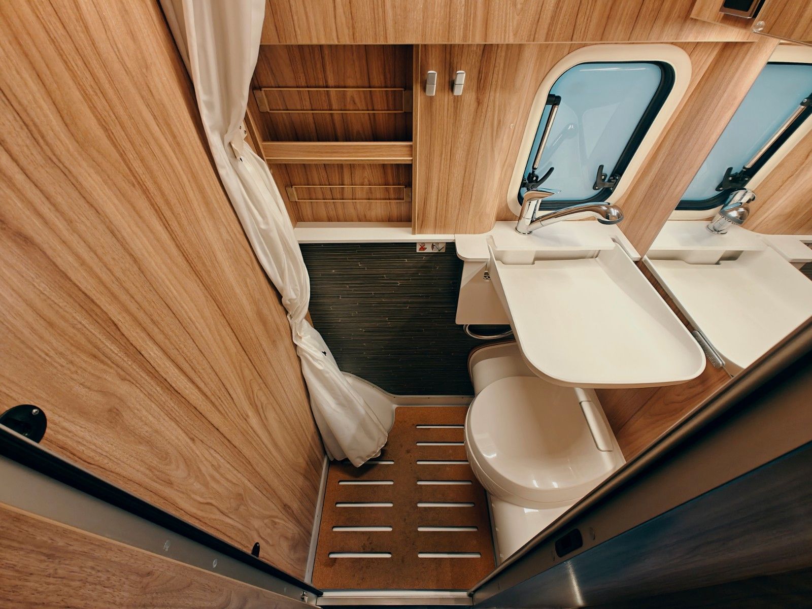 Fahrzeugabbildung HYMER / ERIBA / HYMERCAR GRAND CANYON S 4x4 CROSSOVER (PC) by palmo