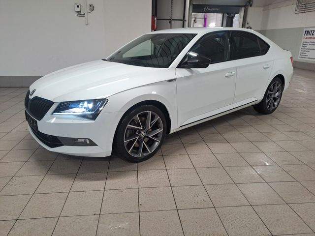 Skoda Superb 2.0 TSI DSG 4x4 SportLine, RFK, Apple...