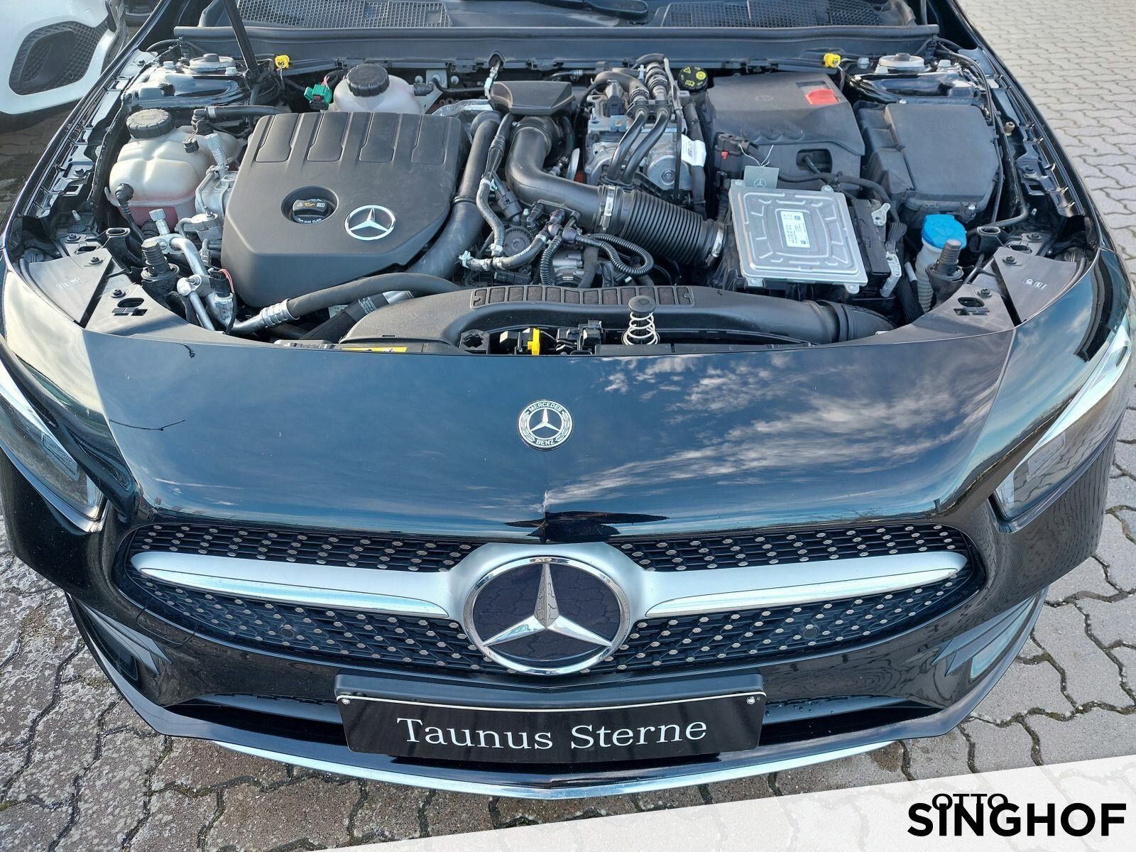 Fahrzeugabbildung Mercedes-Benz A 250e AMG +AHK+ dyn.LED+ PDC+ MBUX+ Ambiente+