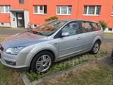 Ford Focus 1.6 Ghia Austattung !!! - Ford Focus aus 2007: 1.6