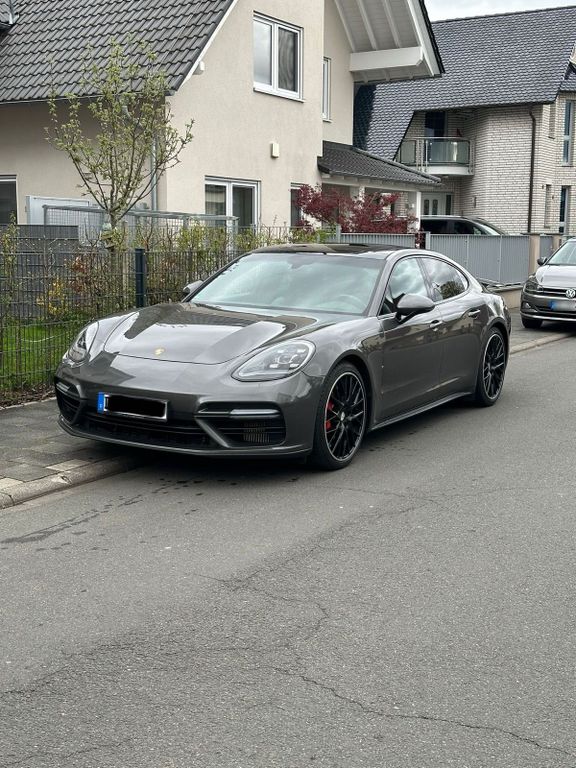 Image of Porsche Panamera