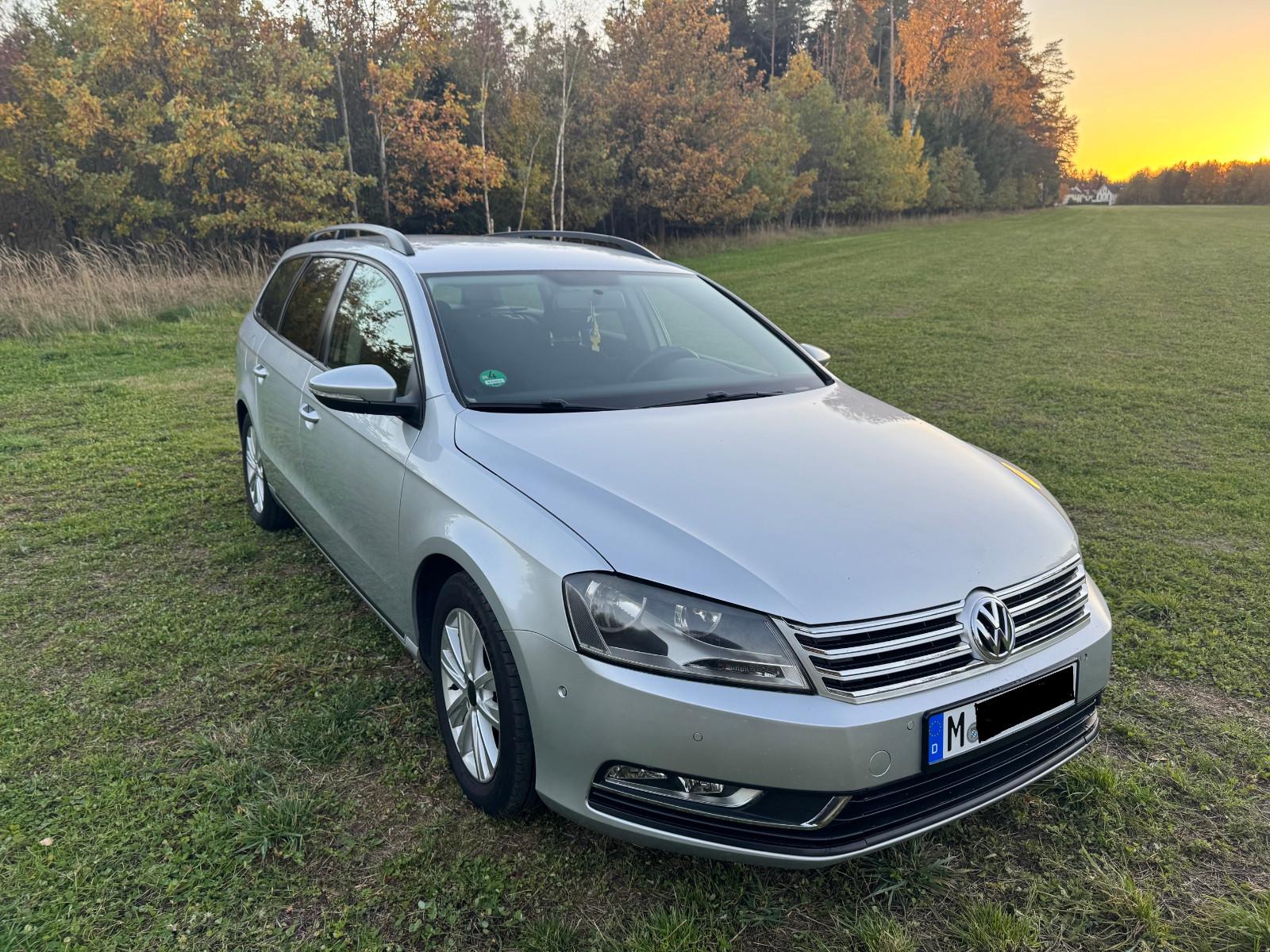 Volkswagen Passat 2012 — вигляд ззаду