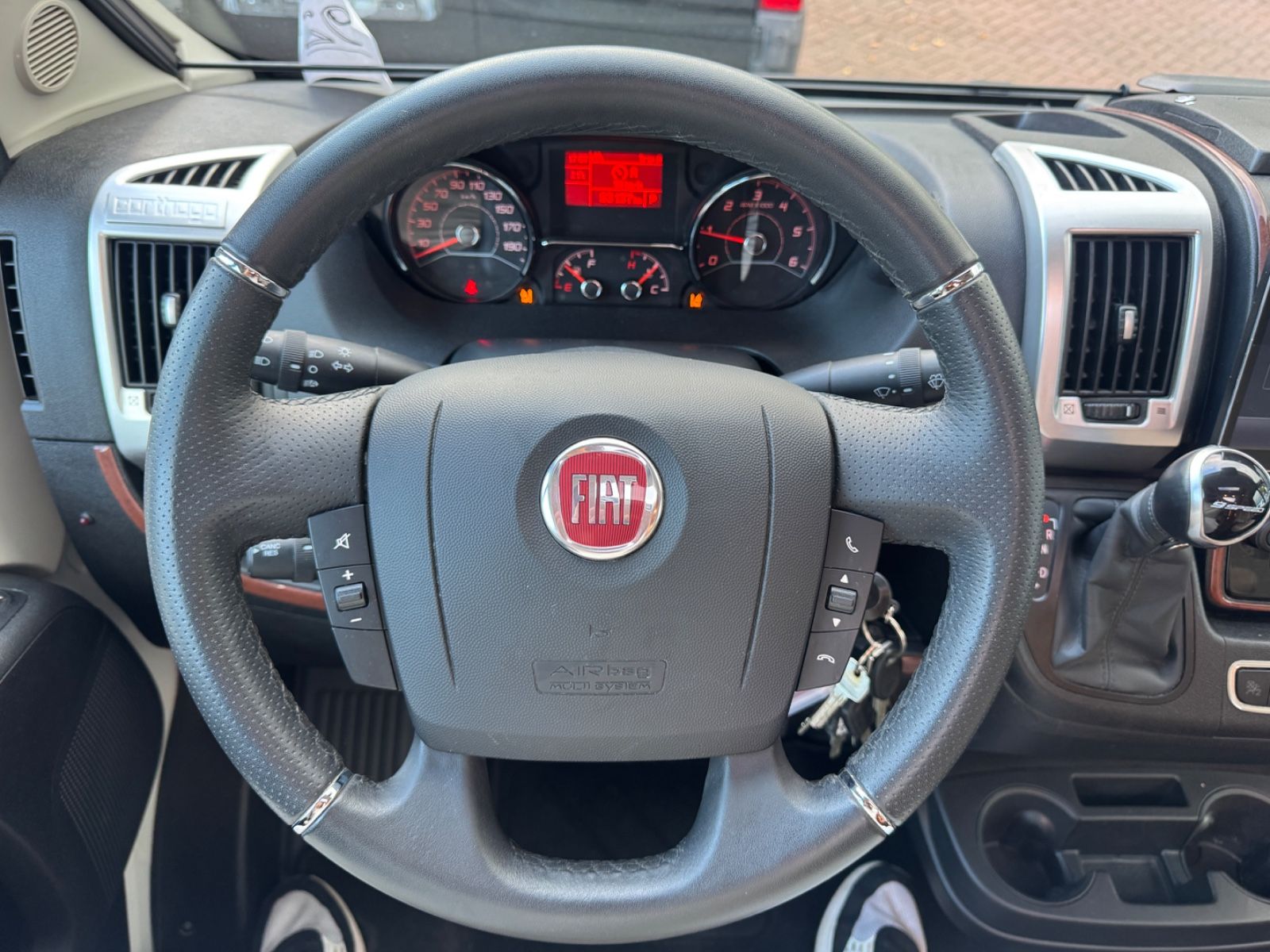 Fahrzeugabbildung Carthago CHIC C-LINE T 4.9 LE 9GT AUTOMATIK DUCATO MAXI