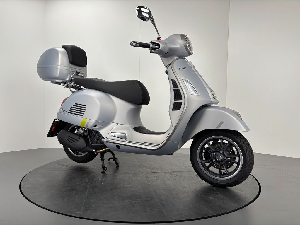 Fahrzeugabbildung Vespa GTS 125 SUPER TECH *NEUWERTIG *TOPCASE