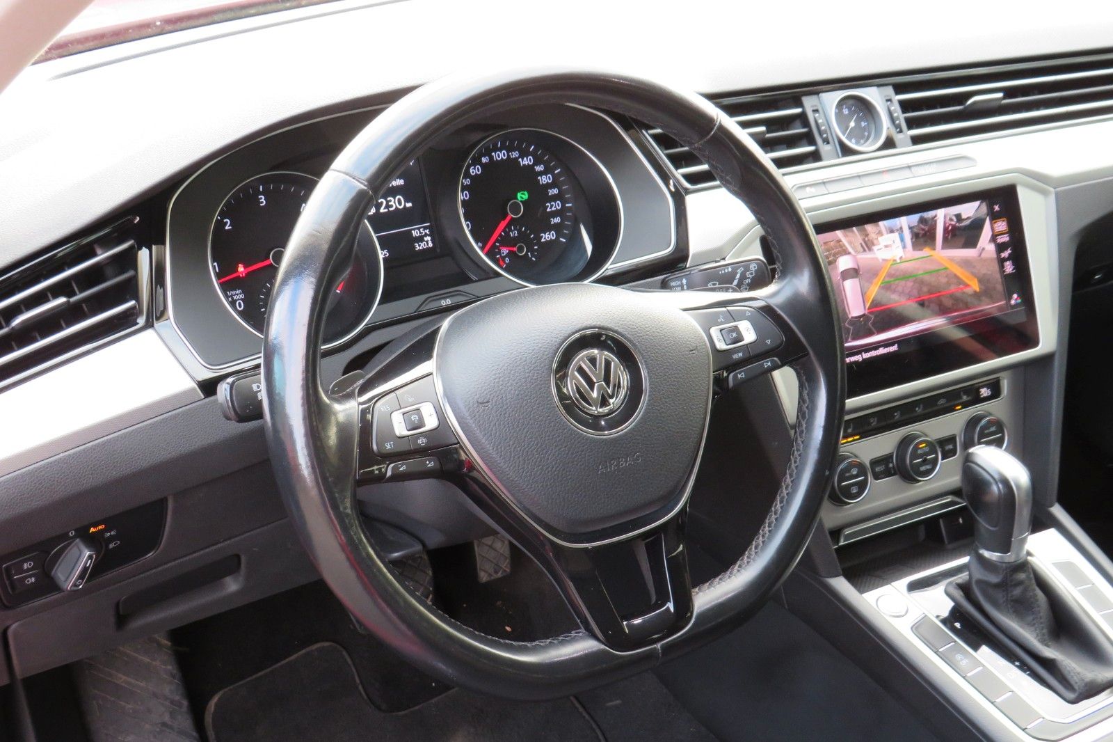 Fahrzeugabbildung Volkswagen Comfortline ACC LED KAMERA AHK NAVI APP-CONNECT