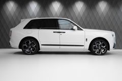 Cullinan BLACK BADGE 2025 WHITE/WHITE STARLIGHT