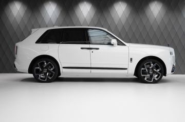 Cullinan BLACK BADGE 2025 WHITE/WHITE STARLIGHT