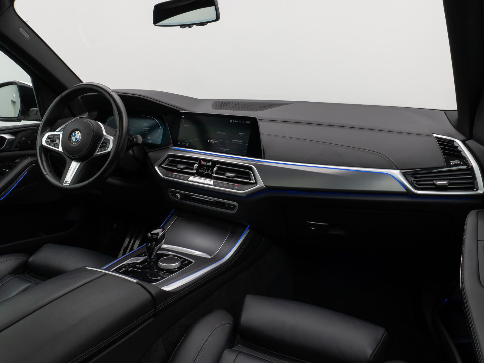 Fahrzeugabbildung BMW X5 xD30d M Sport 360°Panorama Laser HUD DAB HiFi