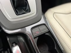 FORD Kuga Titanium / RENTNER/ NUR 53.tKM /AHK /AUTOM FORD Kuga Titanium / RENTNER/ NUR 53.tKM /AHK /AUTOM