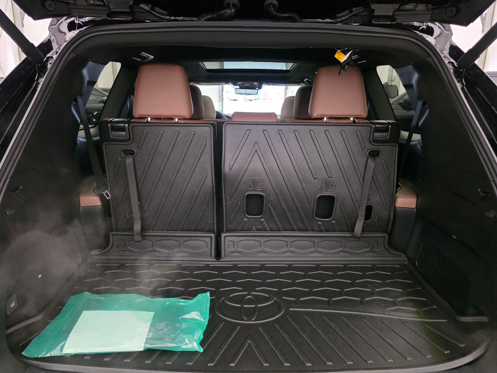 Fahrzeugabbildung Toyota GRAND Highlander Platinum Max T1: 68.000 EURO