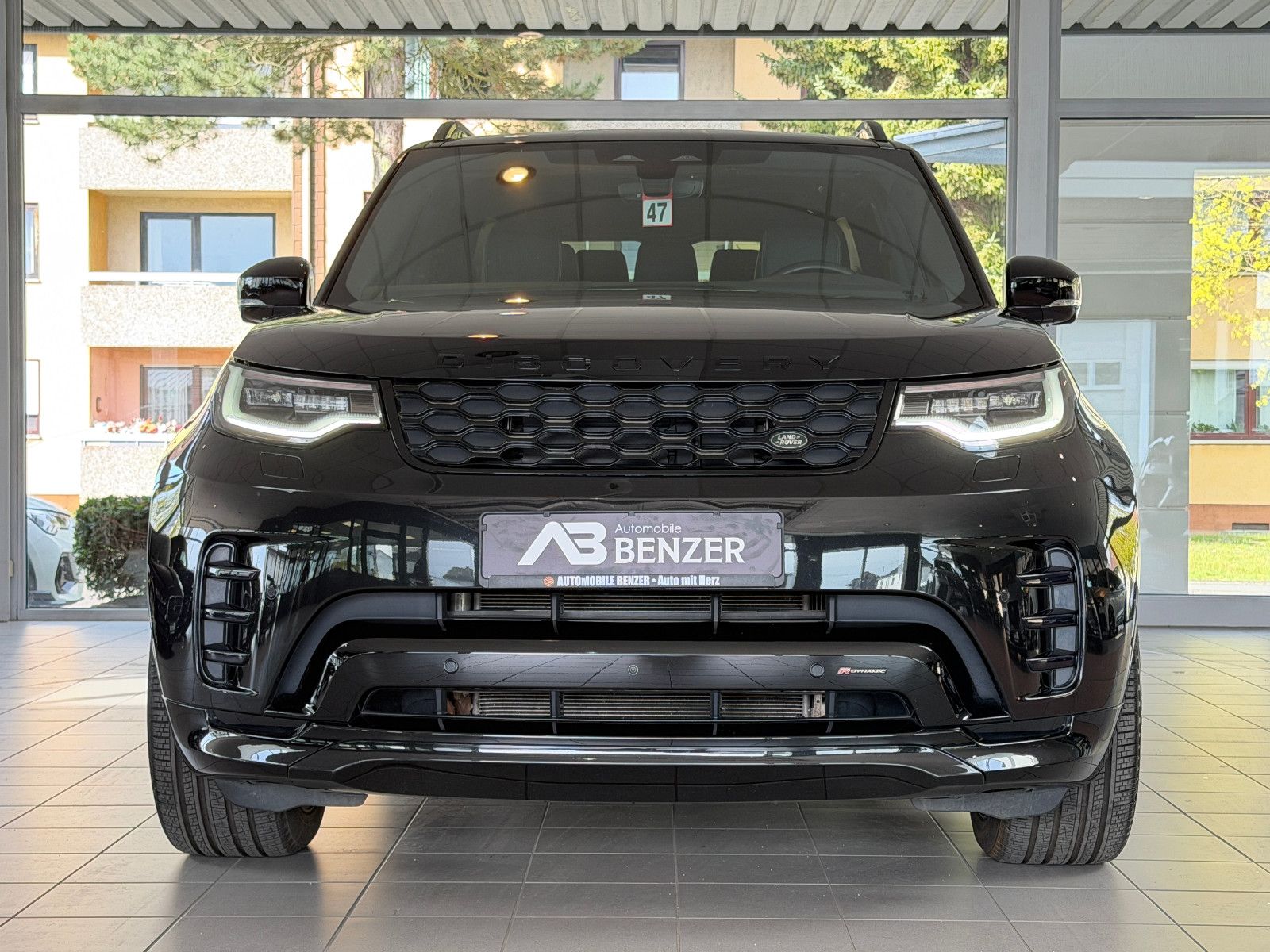 Fahrzeugabbildung Land Rover Discovery 5 R-Dynamic SE AWD/7-SITZER/360''KAM