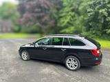 Skoda Superb 2.0 TDI 125kW DSG Exclusive Combi Exc... - Skoda Superb: Exclusive