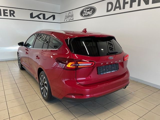 Fahrzeugabbildung Ford Focus Turnier Titanium MHEV LED Kamera Tempomat
