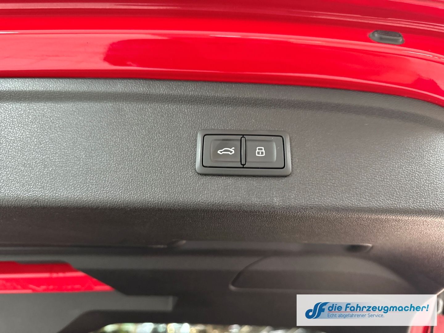 Fahrzeugabbildung Audi A3 Sportback 40 TFSI quattro S line El. Panodach