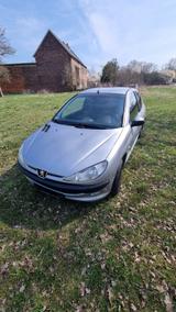 Peugeot 206 1,4i 75PS Tüv NEU Top Fahranfä... - Peugeot 206 Gebrauchtwagen in Halle