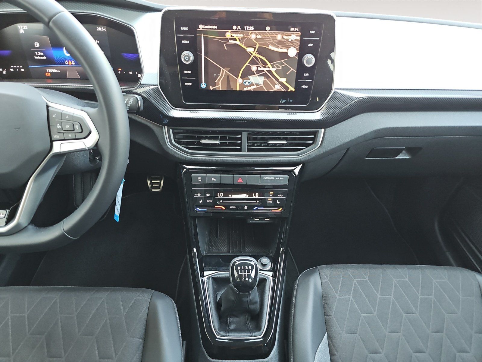 Volkswagen T-Cross - Bild 11