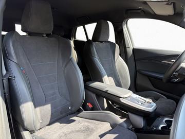2025 BMW IX2 缩略图 13