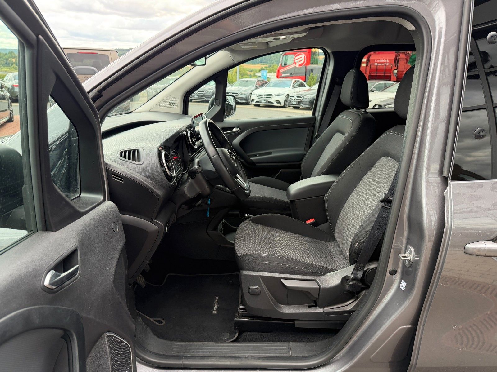 Fahrzeugabbildung Mercedes-Benz Citan 112 CDI Tourer Pro Kamera LED MBUX