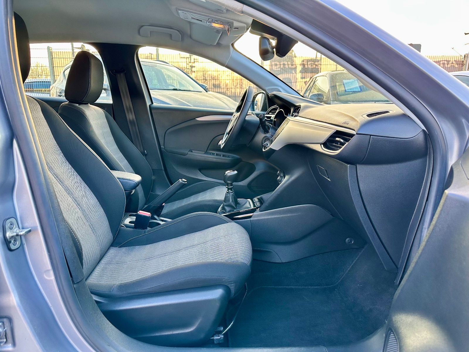 Fahrzeugabbildung Opel CORSA F EDITION*NAVI+PDC+1.HAND*