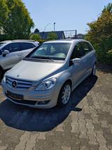 Mercedes-Benz B 170 Sportpaket Navi Panorama Alu 17" - Mercedes-Benz B 170 mit Panoramadach