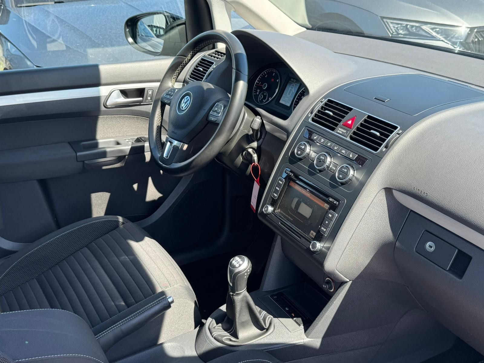Fahrzeugabbildung Volkswagen Touran 2.0 TDI Cup PANO*BI-XENON*KLIMA*PDC*SHZ