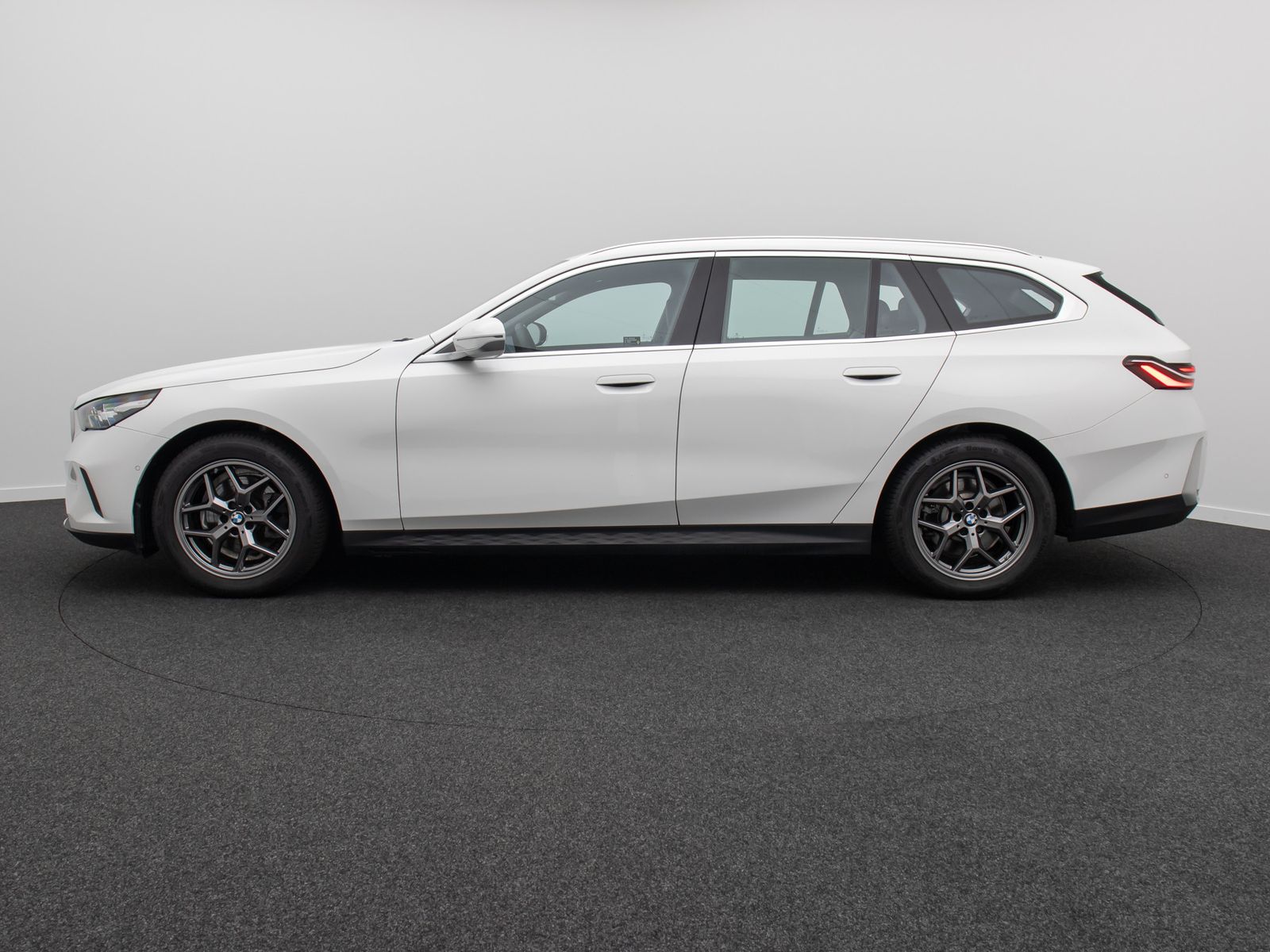 Fahrzeugabbildung BMW 520d Alarm Kamera DAB Leder Sportsitz 18Zoll