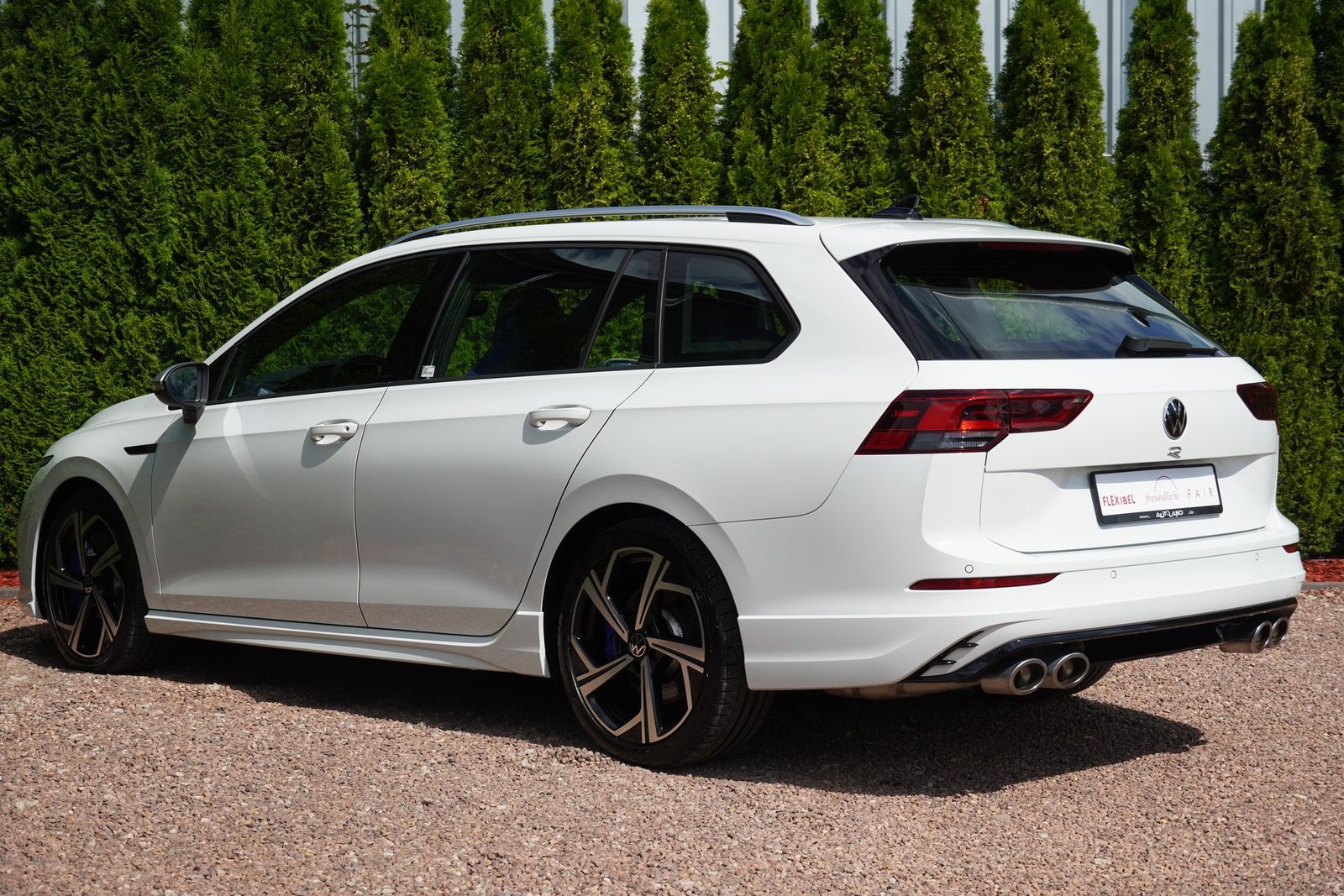 Volkswagen Golf R VIII Variant 2.0 TSI 4M DSG LED ACC Navi foto 5
