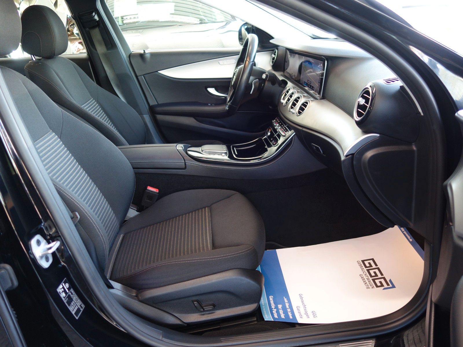 Mercedes-Benz E 220 D 9G-TRONIC/Limousine/AVANTGARDE/1-HAND foto 19