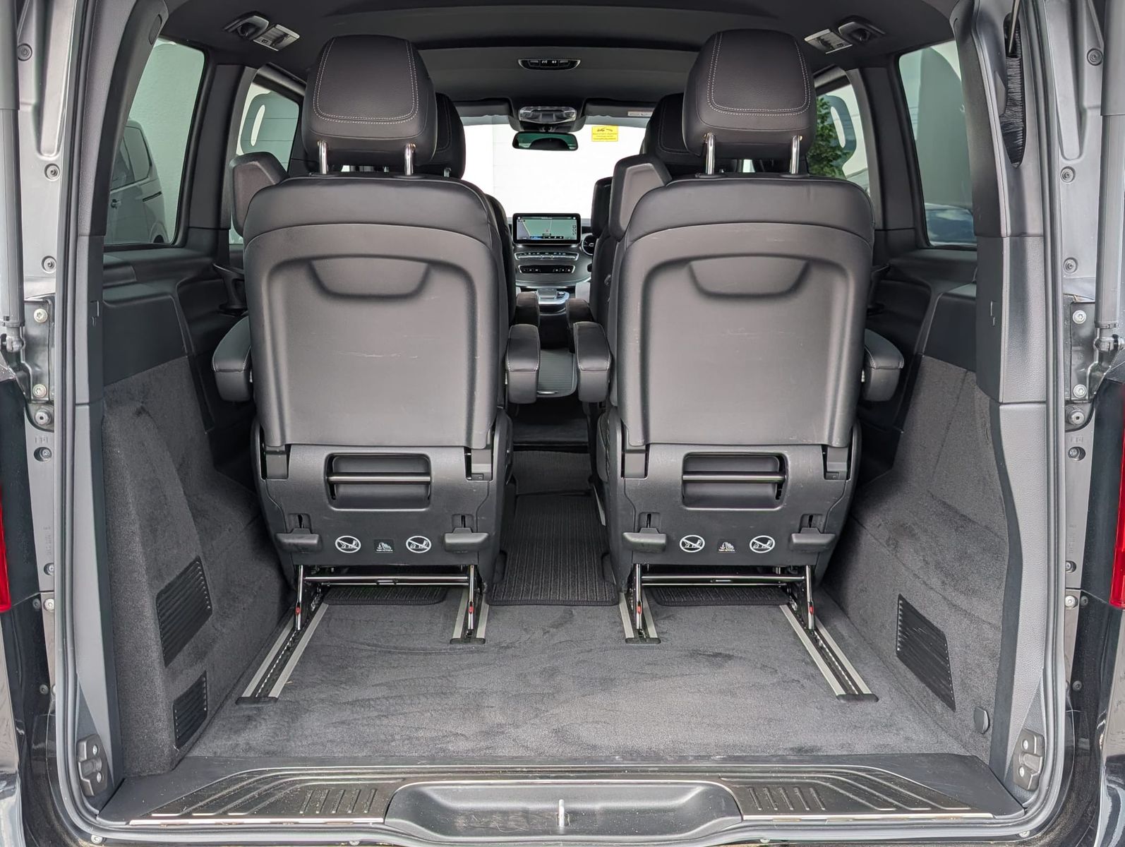 Fahrzeugabbildung Mercedes-Benz V 250 d AMG lang LEDER*DISTR.*BURM.*StandH.*LED