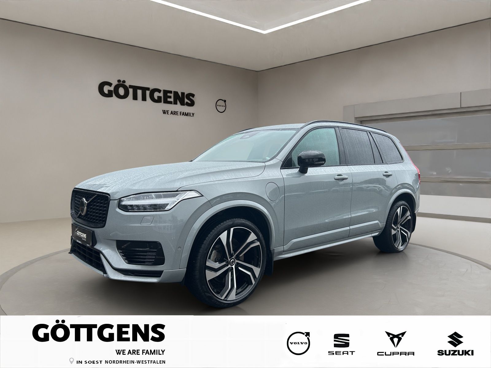 Volvo XC90 T8 AWD Plus Dark AHK LUFT 360° 22LM