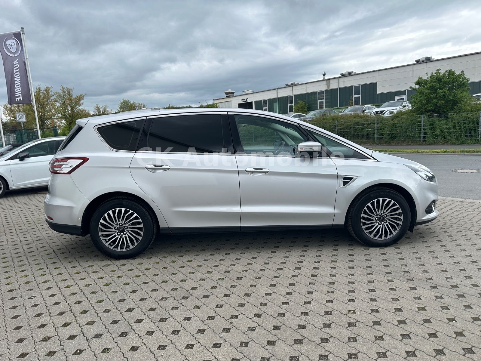 Fahrzeugabbildung Ford S-MAX Titanium 2.0TDCi Autom./Navi/LED/Kam./AHK