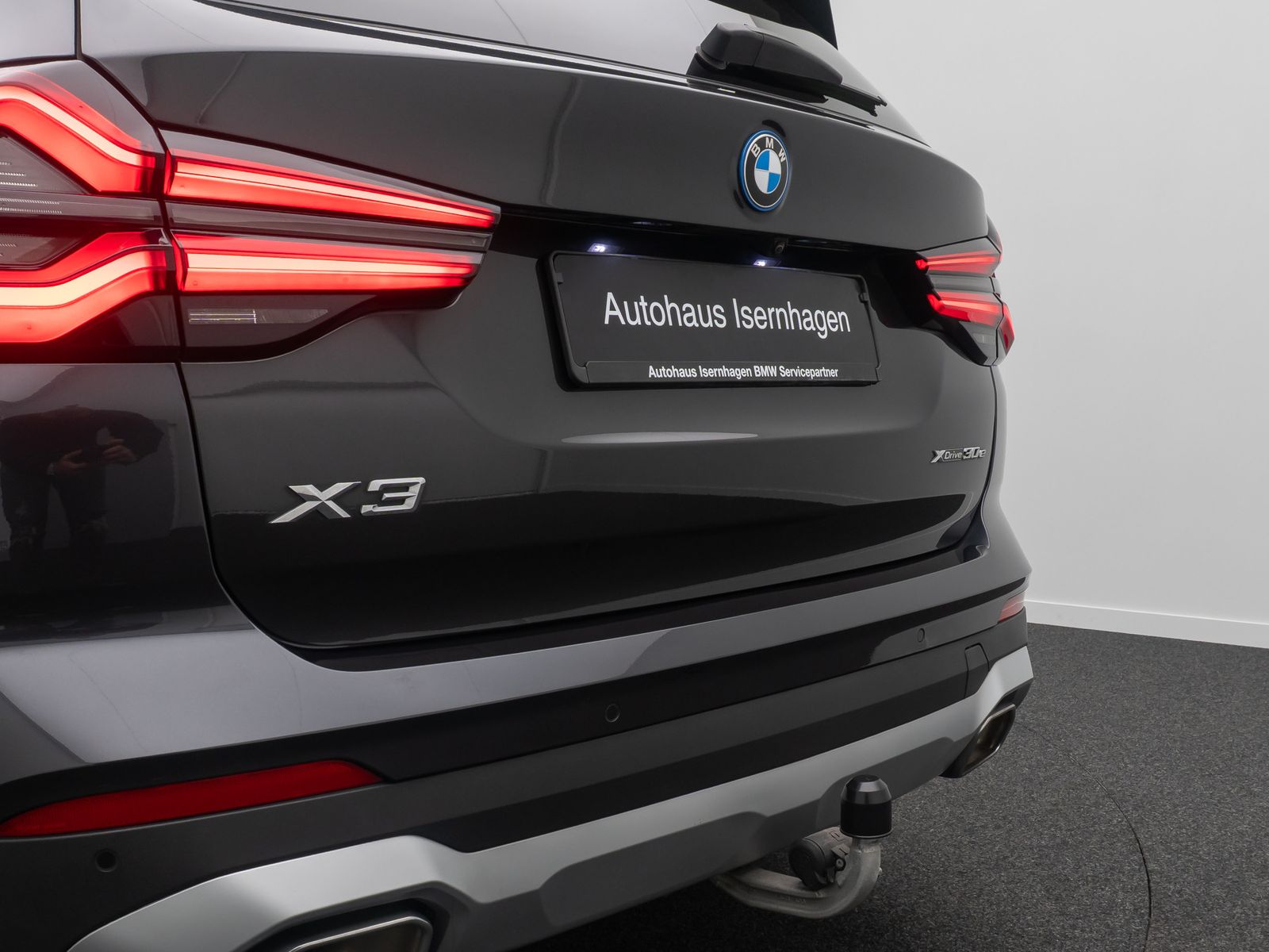 Fahrzeugabbildung BMW X3 xD30e Panorama 360&deg;HUD DAB HiFi AHK Komfort