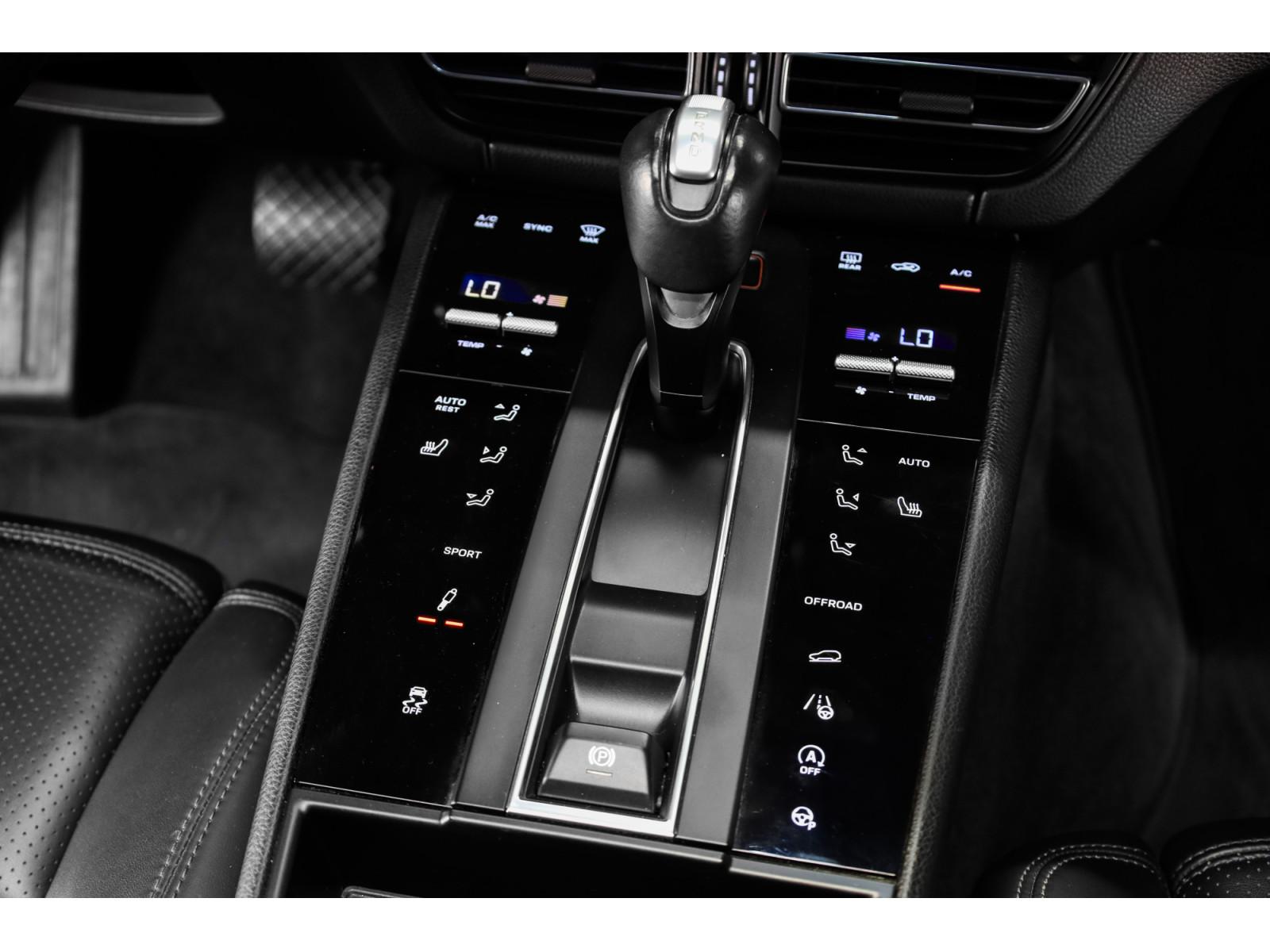 Porsche Macan III S