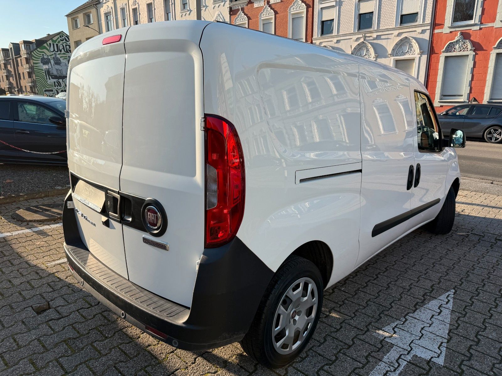 Fahrzeugabbildung Fiat Doblò SX Maxi Kasten NAVI KAMERA TOP