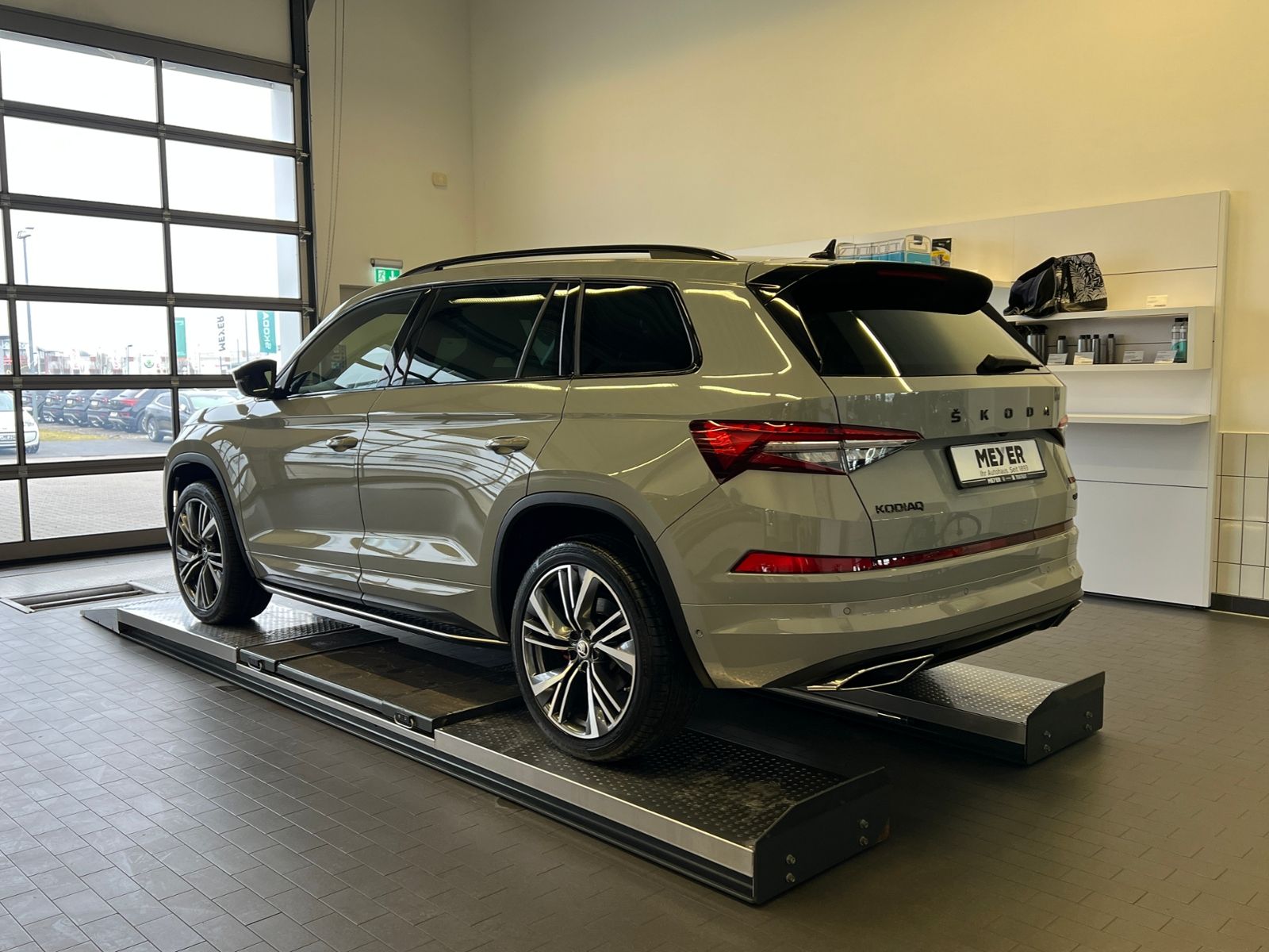 Fahrzeugabbildung SKODA Kodiaq RS 2.0 TSI DSG 4x4 *AHK, Matrix, Standhzg