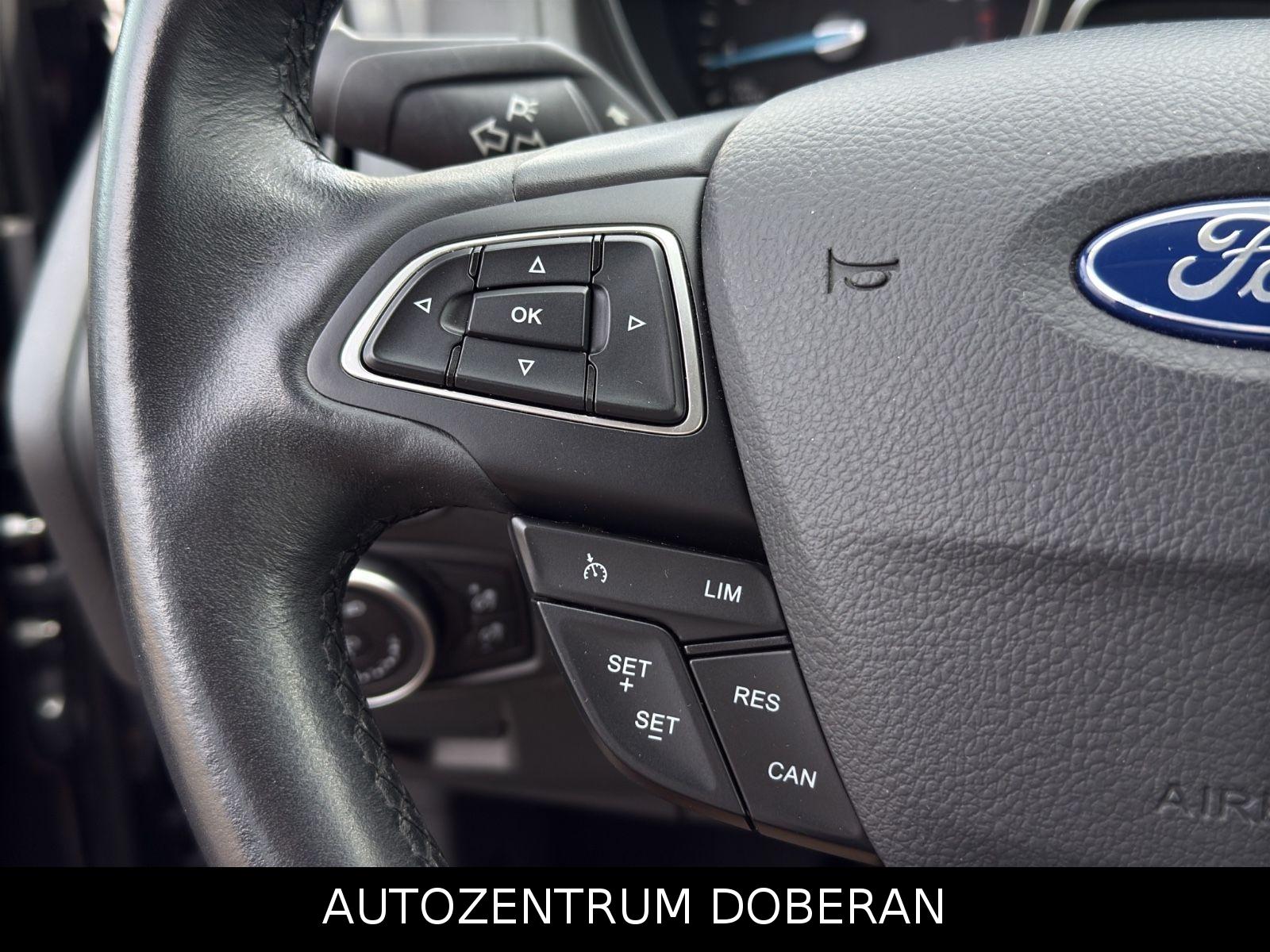 Ford Focus 2015 — photo 20
