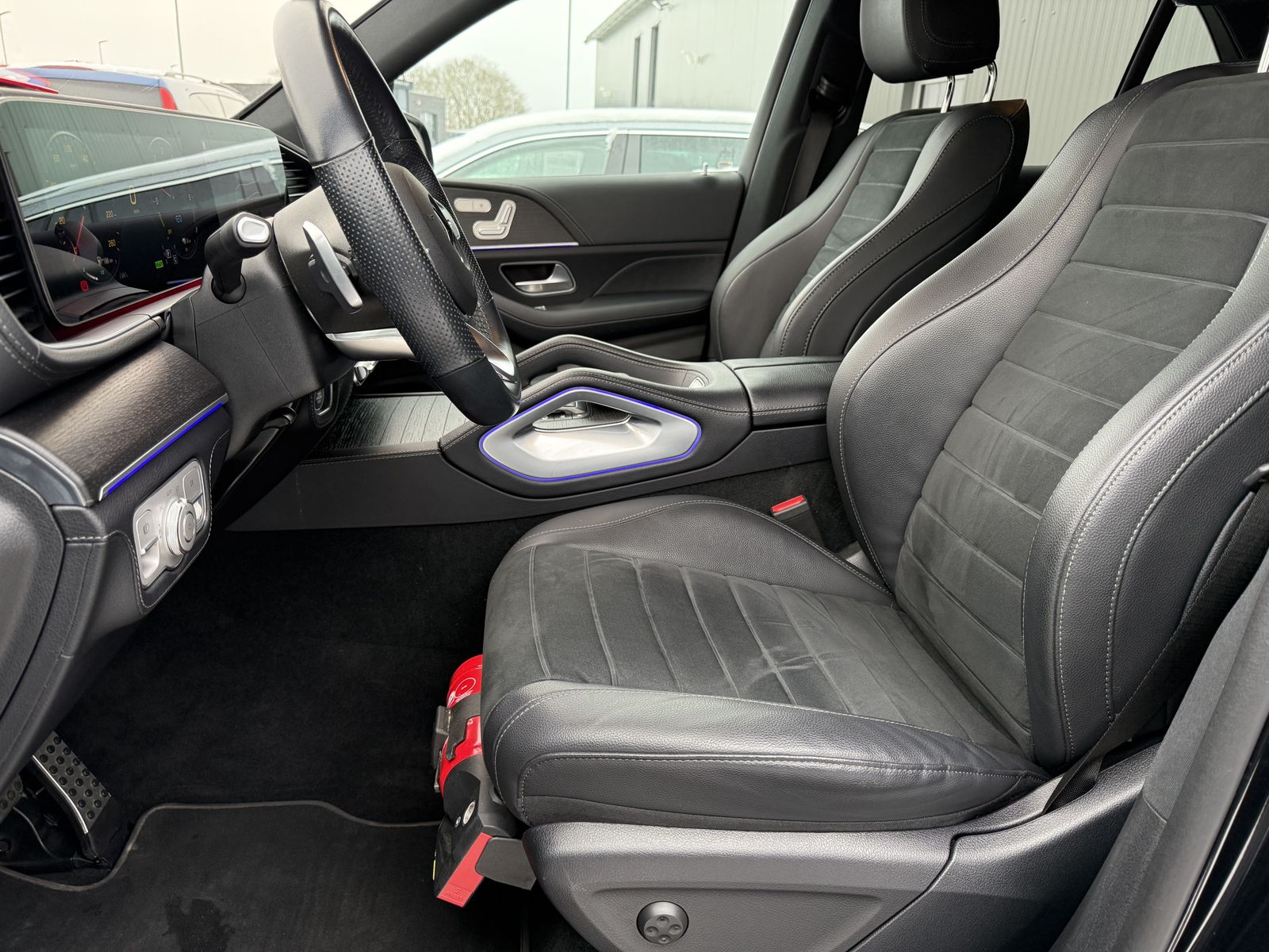 Fahrzeugabbildung Mercedes-Benz GLE 350de 4M AMG-Line NAV+LED+WIDE+AHK+360°+21ZO