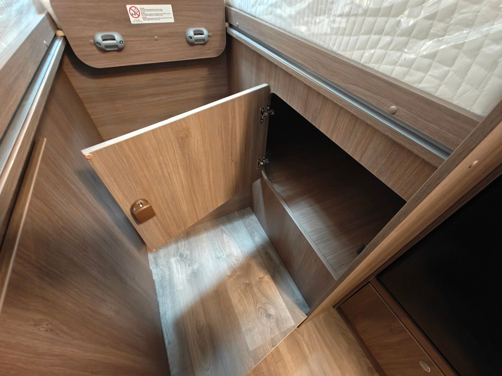 Fahrzeugabbildung Carado T-338 S  HERBST-DEAL SIE SPAREN 15.326 € !