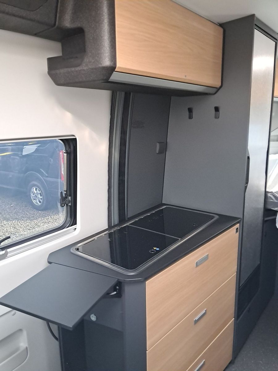 Fahrzeugabbildung Adria Twin 60Y 640 SLB Automatik, Zuziehhilfe