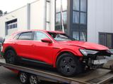 Audi Q8 55 e-tron quattro S-Line*TOP-Ausst.*AHK*Luft - Audi Q8 Unfallwagen