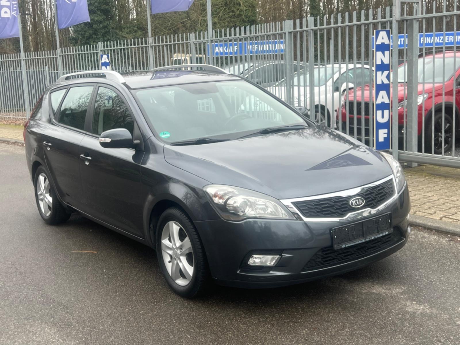 Kia cee'd 2011 — interior