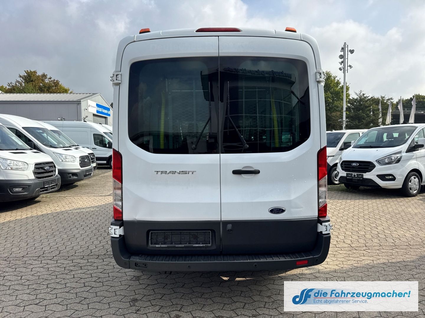 Fahrzeugabbildung Ford Transit Kombi 350 L3 Trend 2.2 TDCi DPF *EXPORT