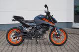 BMW KTM 125 Duke - BMW VON 81 BIS 125 CCM