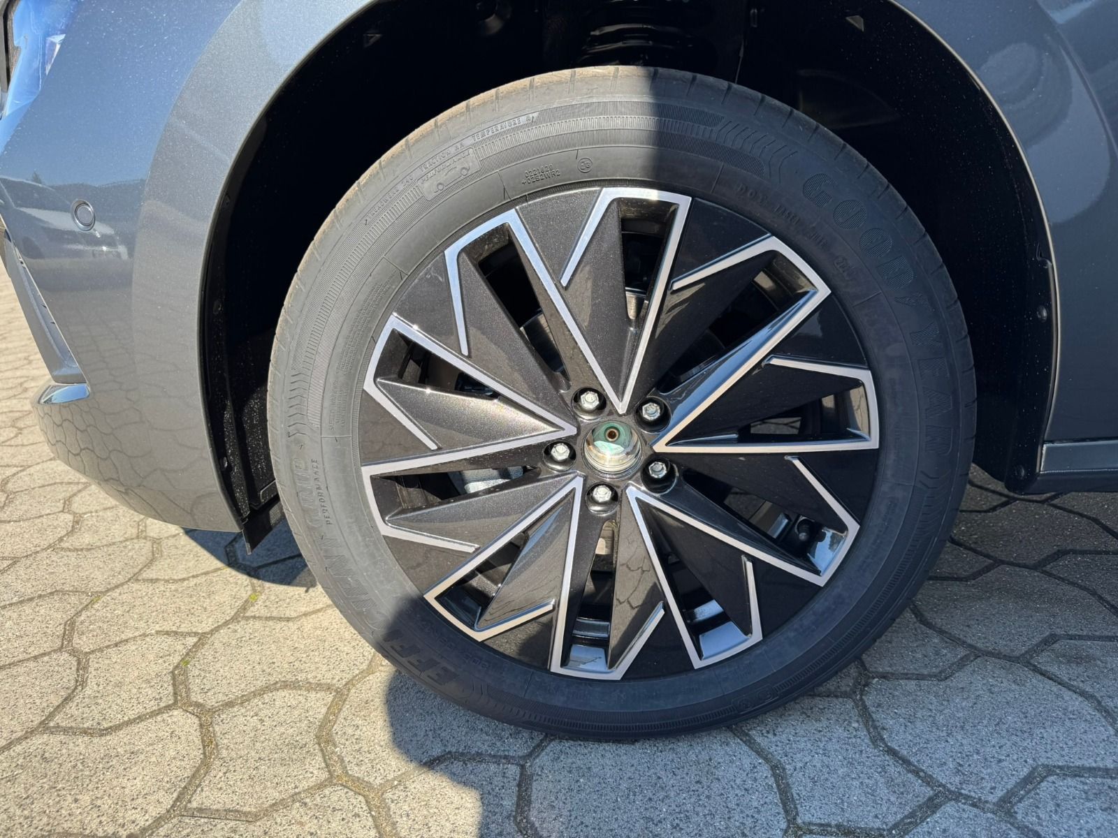 Fahrzeugabbildung SKODA Kamiq Tour 1,5 TSI DSG*RFK*MATRIX*NAVI*SideAss