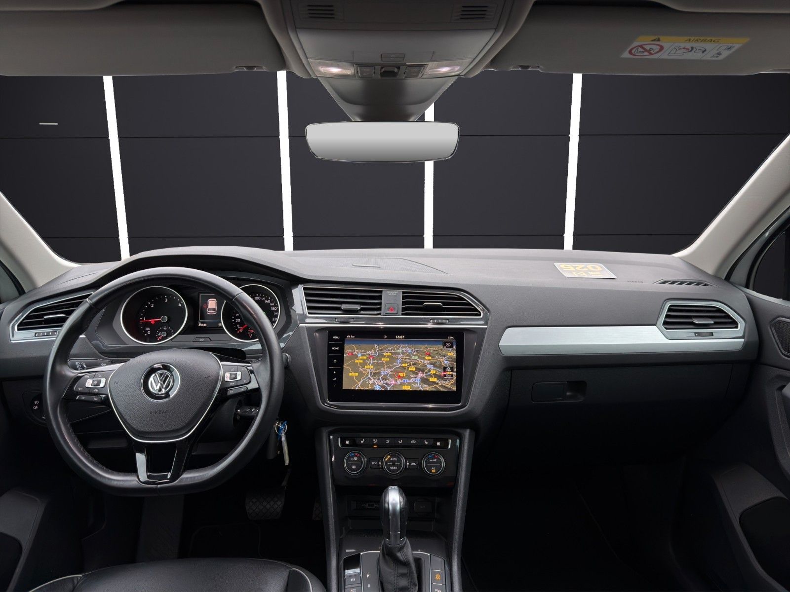 Fahrzeugabbildung Volkswagen Tiguan 4Motion*Navi*Kamera*SitzHZ*Memory*Pano*