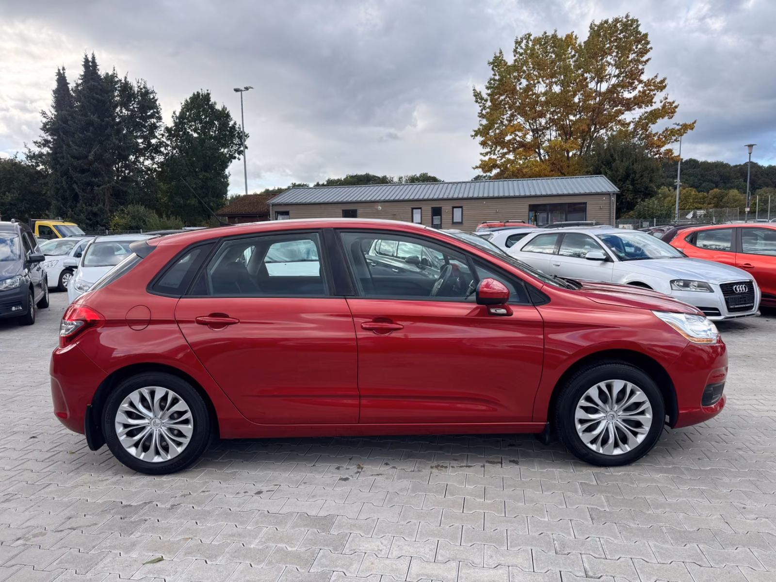 Citroën C4 Lim. Live 1,2 Ltr. - 81 kW / Klima / 1 Hand