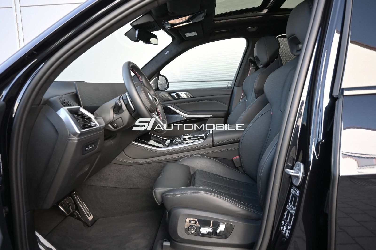 Fahrzeugabbildung BMW X5 M60i xDr. °UVP 155.609€°AHK°B&W°PROF.FAHRW.°